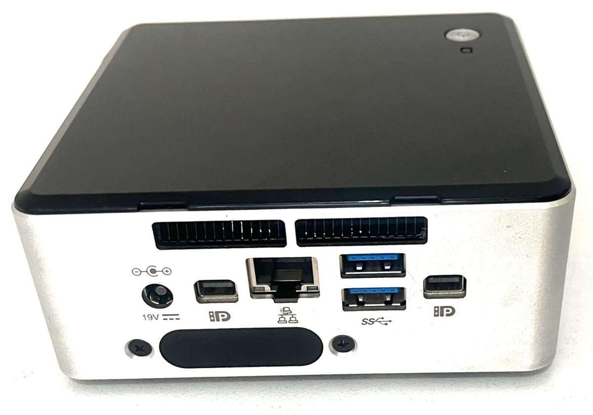 NUC5i5MYHE MINI PC I5-5TH GEN 8GB RAM 256GB SSD gOOD wORKING cOnDiTiOn