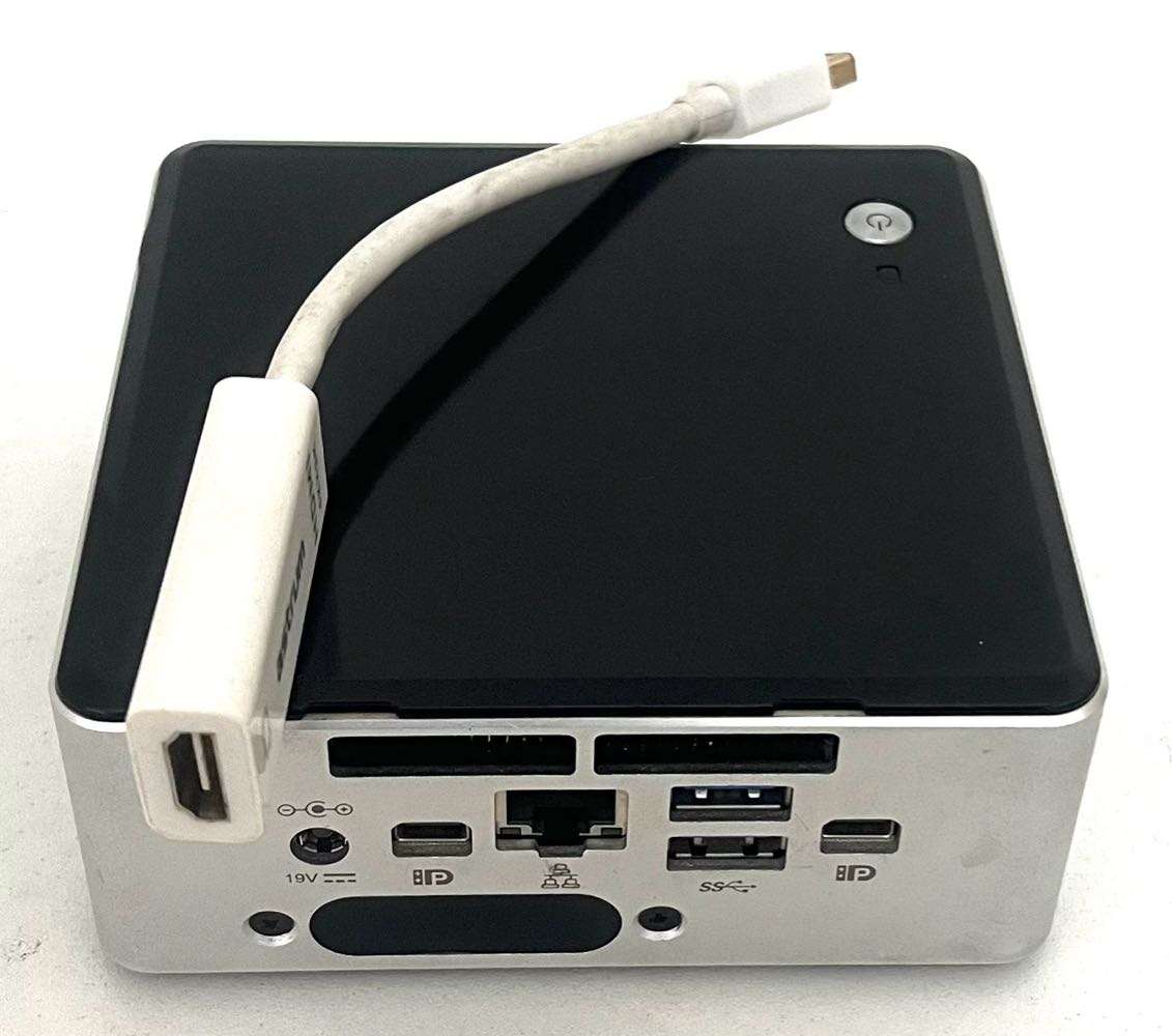 NUC5i5MYHE MINI PC I5-5TH GEN 8GB RAM 256GB SSD gOOD wORKING cOnDiTiOn