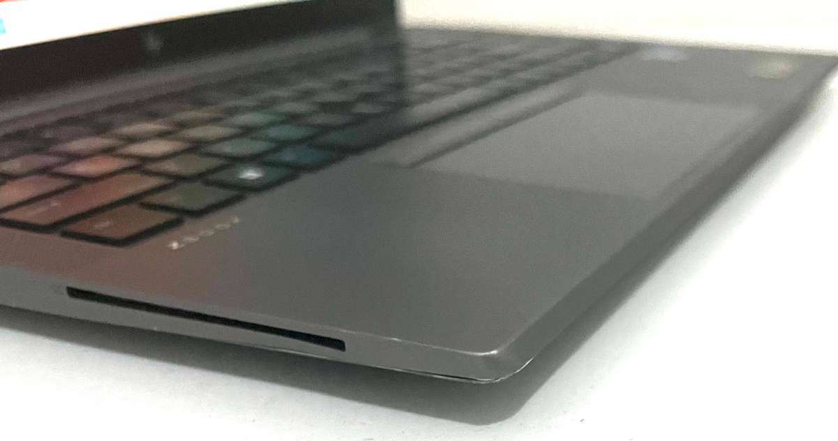 HP ZBook Firefly 14" G8 Mobile workstationi7-1165G7 11th 16gb Ram 512gbSsd Nvidia T500 4gb Graphics