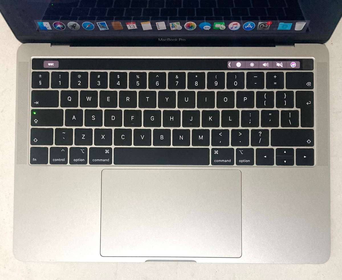 Apple MacBook Pro A2159 Touch Bar Intel Core i5 (13-inch,2019, Two Thunderbolt 3 ports)
