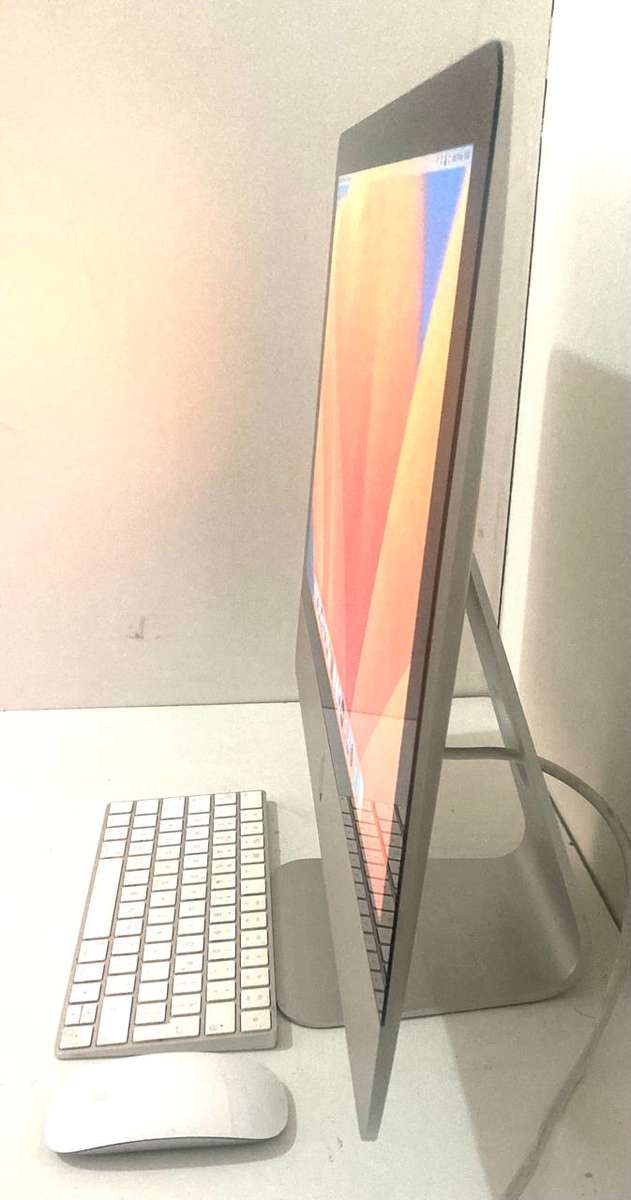 Apple IMac 2017 21.5 Inch I5 8gb 1tb Hdd Intel Iris Plus Graphics 640/Apple Magic Mouse & Keyboard