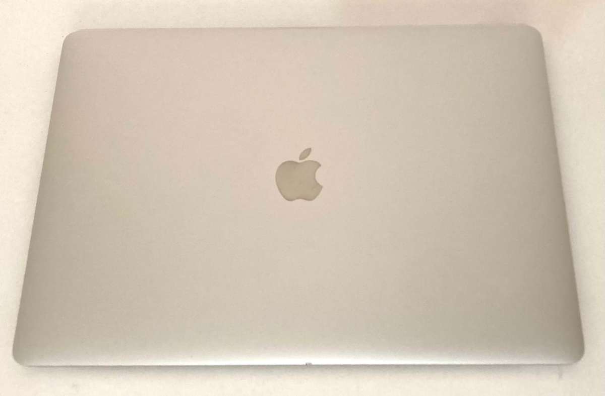 Apple MacBook Pro A1990 15" 2018 TOUCH BAR i7 16gb Ram 256gb Ssd Good Working Condition