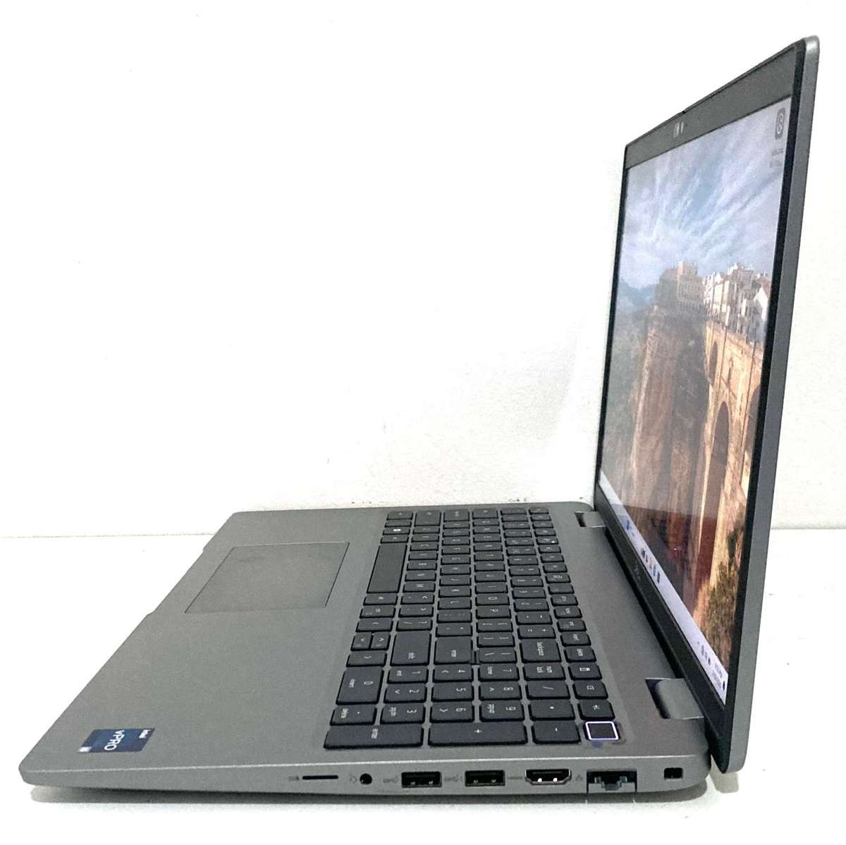 Dell Latitude 5540 15.6-inch Core i5-1345U 8GB RAM 256GB SSD Win 11 Pro Warrant up to May 2027