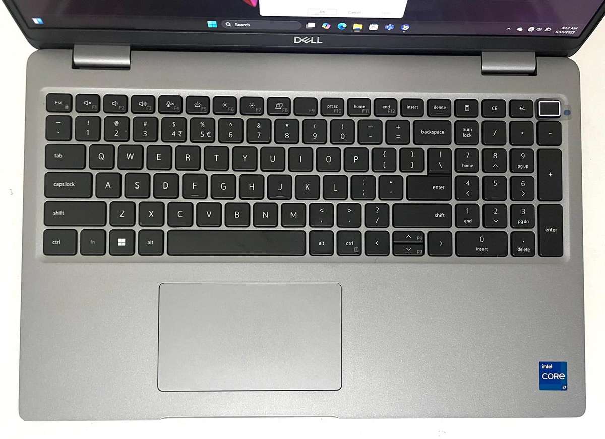 Dell Latitude 5540 15.6-inch Core i7-1335U 8GB RAM 256GB SSD Win 11 Pro Warranty up to Oct 2026