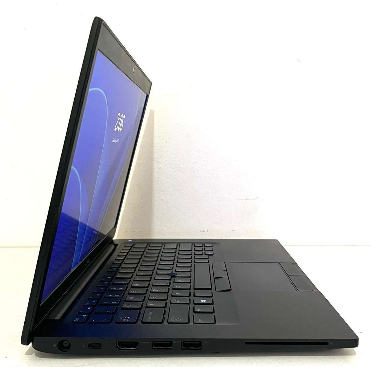 Dell 7490 14" i5-8350U 8gb 512gb ssd Excellent Working Condition