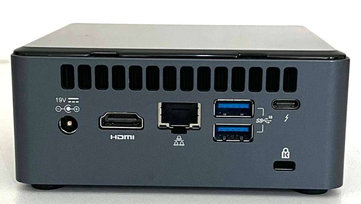 NUC Mini PC i5-10210U 12gb Ram 256gb SSd Good working condition