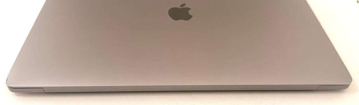 MacBook Pro A2141 2019 16 Inch Intel core i7 16gb Ram 512gb SSD 2.6GHz