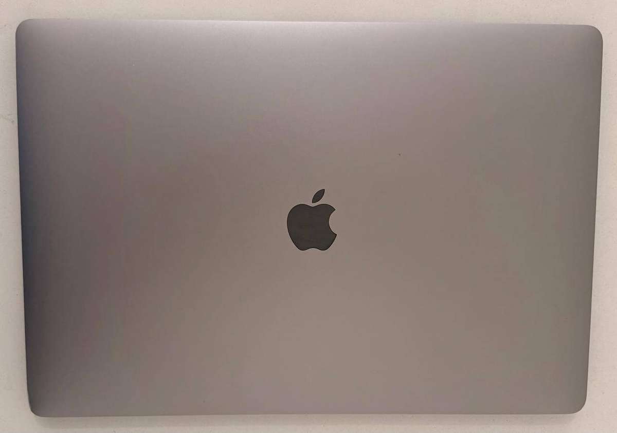 MacBook Pro A2141 2019 16 Inch Intel core i7 16gb Ram 512gb SSD 2.6GHz