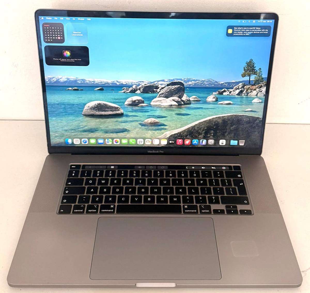 MacBook Pro A2141 2019 16 Inch Intel core i7 16gb Ram 512gb SSD 2.6GHz