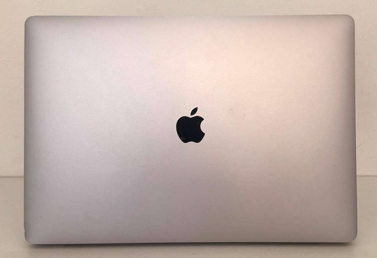 MacBook Pro A2141 2019 16 Inch Intel core i7 16gb Ram 512gb SSD 2.6GHz