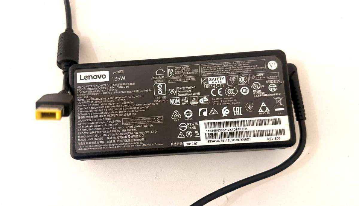Lenovo Original Charger/AC Adapter 135W 20V 6.75A ADL135NLC3A Good working condition