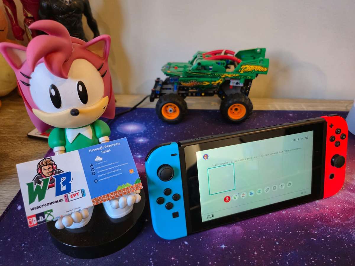 Nintendo Switch V2 32GB Handheld Only (Pre-owned)