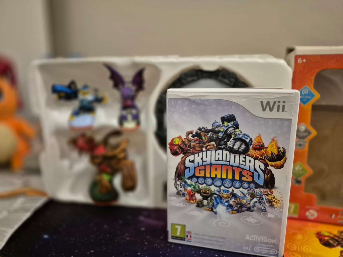 Nintendo Wii Skylanders Giants Starter Pack (Pre-owned)