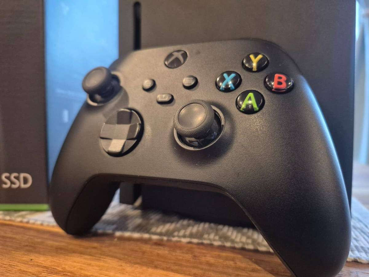 Xbox Series X 1TB SSD Disc Console, 1 Controller (Series X/S)(fc 25) (Pre-owned)(3 Month Warranty)