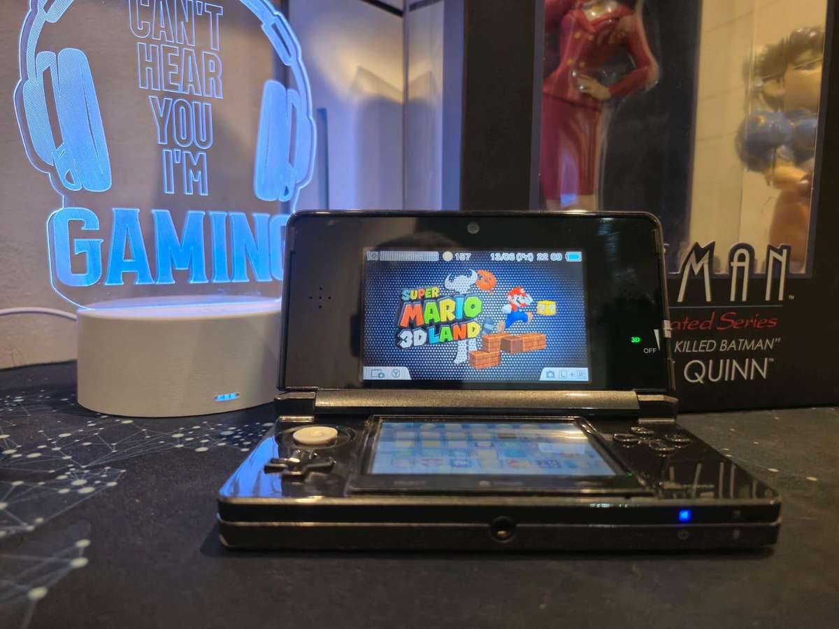 Nintendo 3DS Cosmo Black, 32GB SD Card, Custom Firmware