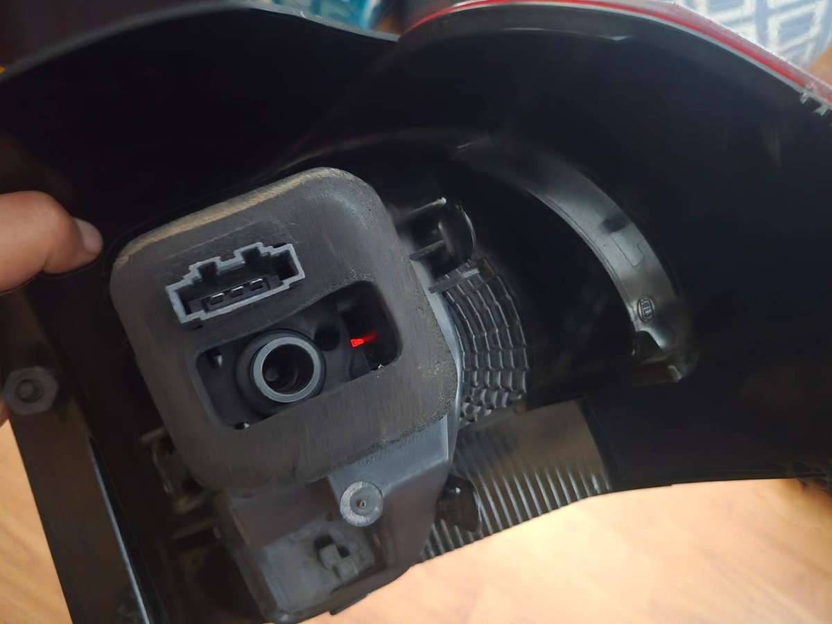 OEM VW Golf 6 Tail Lights  Original Volkswagen Parts (Pre-owned)