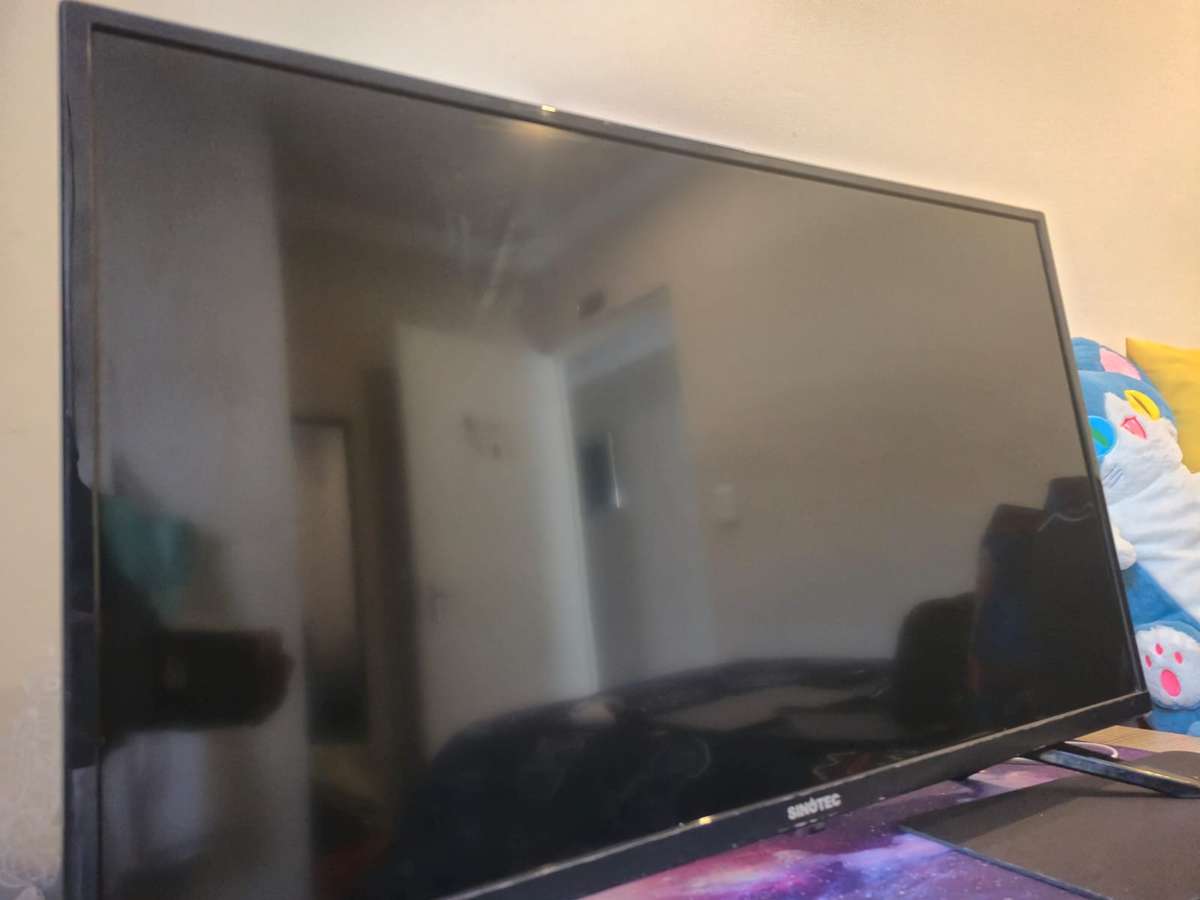 Sinotec 32" HD Ready LED TV (Model: STL-32E10) (Pre-owned)