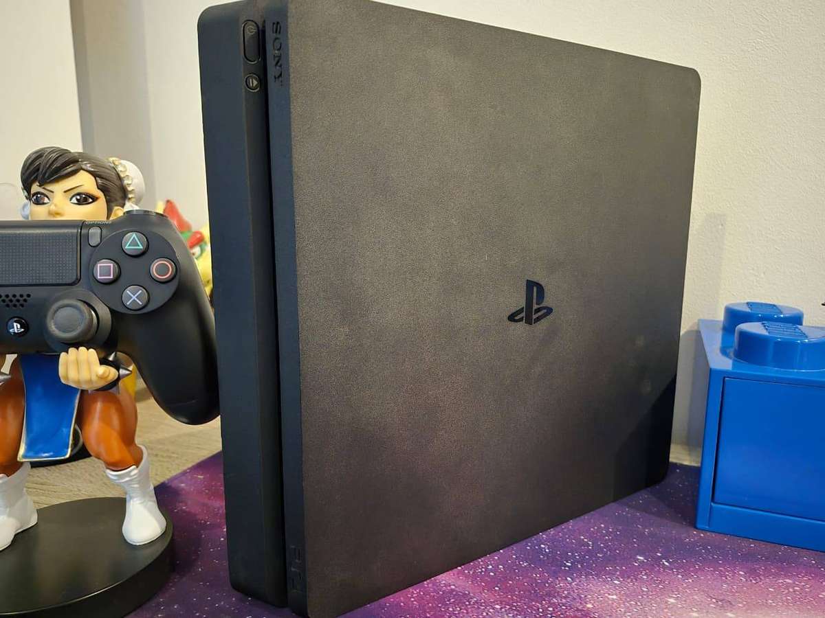PS4 1TB Slimline Console Standalone Bundle (Pre-owned)