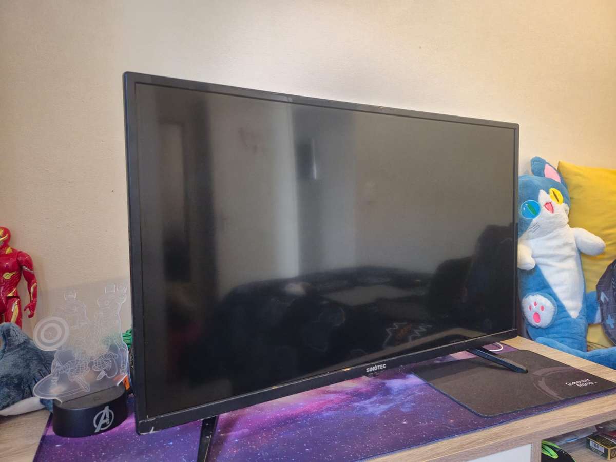 Sinotec 32" HD Ready LED TV (Model: STL-32E10) (Pre-owned)