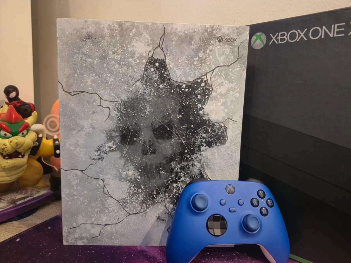 Xbox One X Gears of War Limited Edition Console (Pre-owned)