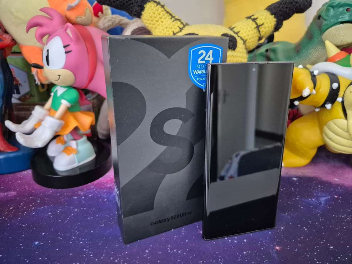 Samsung Galaxy S22 Ultra 256GB, 12GB RAM, Original Packaging (Pre-owned)