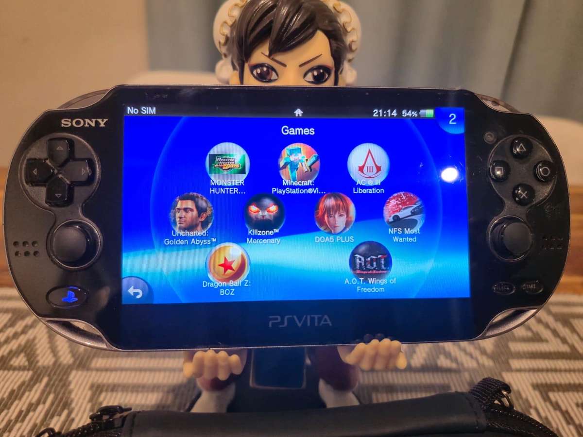 PS VITA OLED 1000 Model Wifi + 3G Model (Custom Firmware)(Pre-owned)
