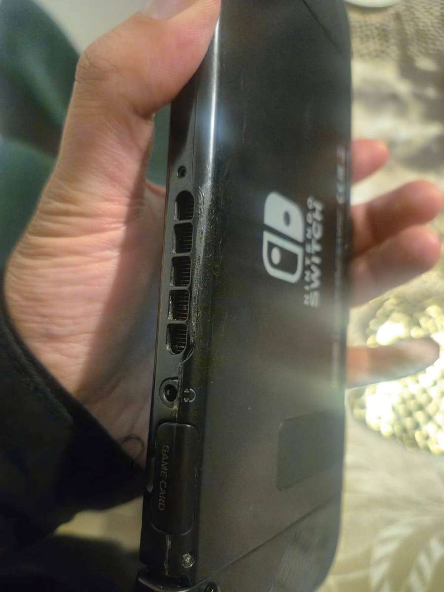 Nintendo Switch V1 XAJ4003, FC 25 (Pre-owned)