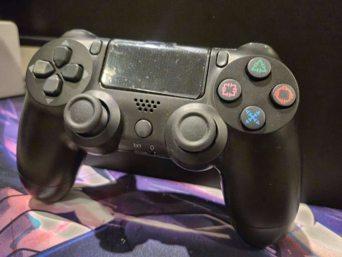 PS4 500GB Console, 1 Controller, Spiderman (Pre-owned)