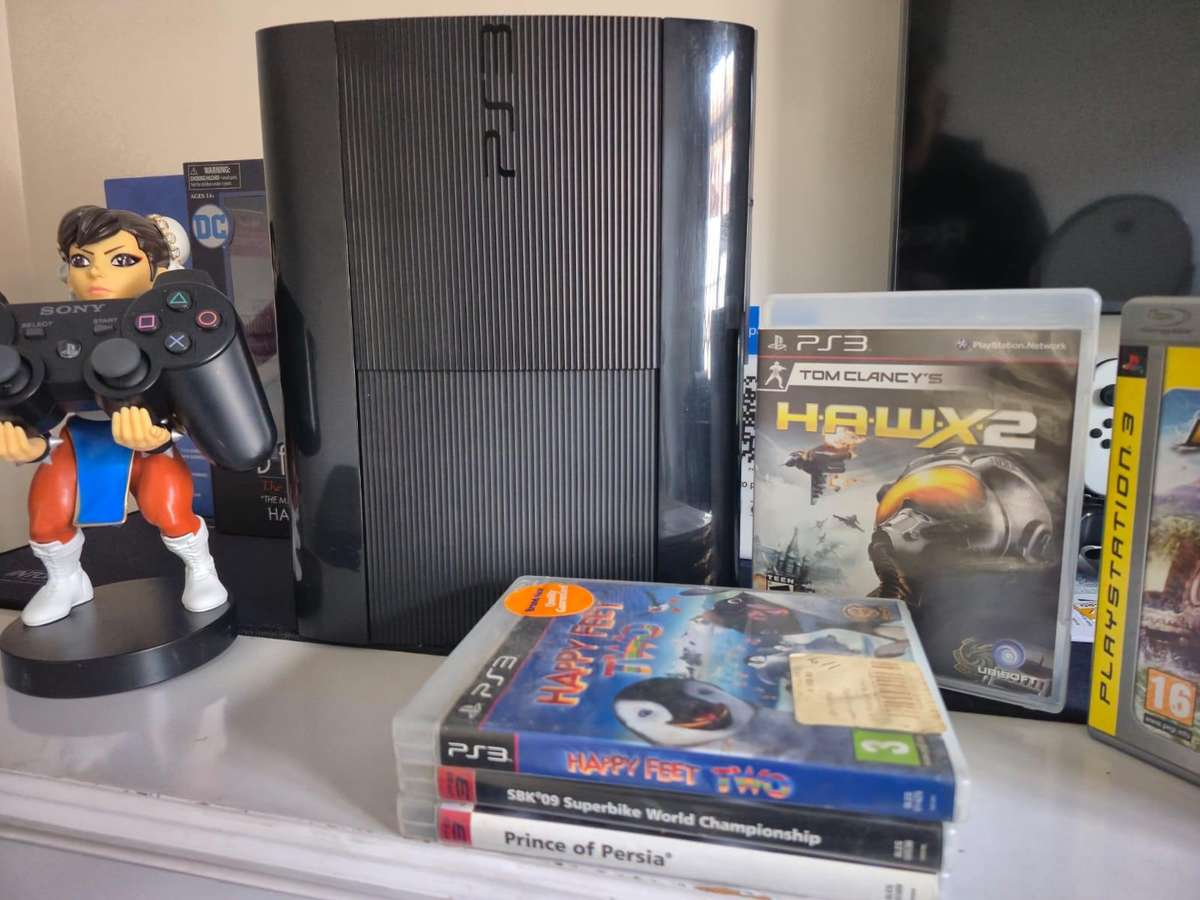 PS3 12GB Super Console, 2 Original Controllers, 5 Games