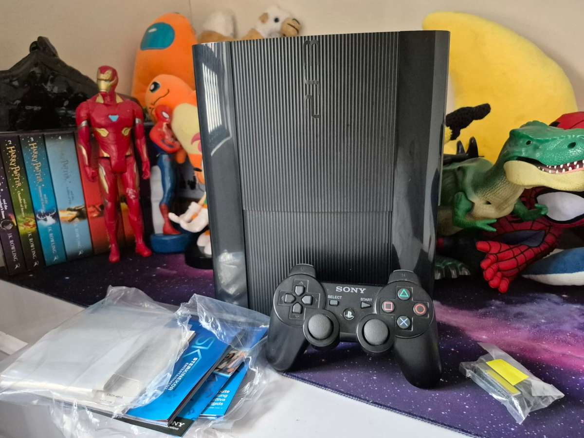 PS3 500GB Super Slim + 1 Controller + Book of Spells + Move Kit (Original Packaging)(Pre-owned)