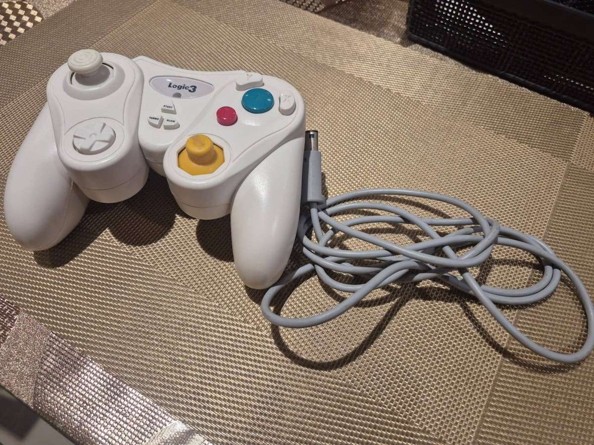 Logitech Nintendo GameCube Controller  White (Pre-Owned)