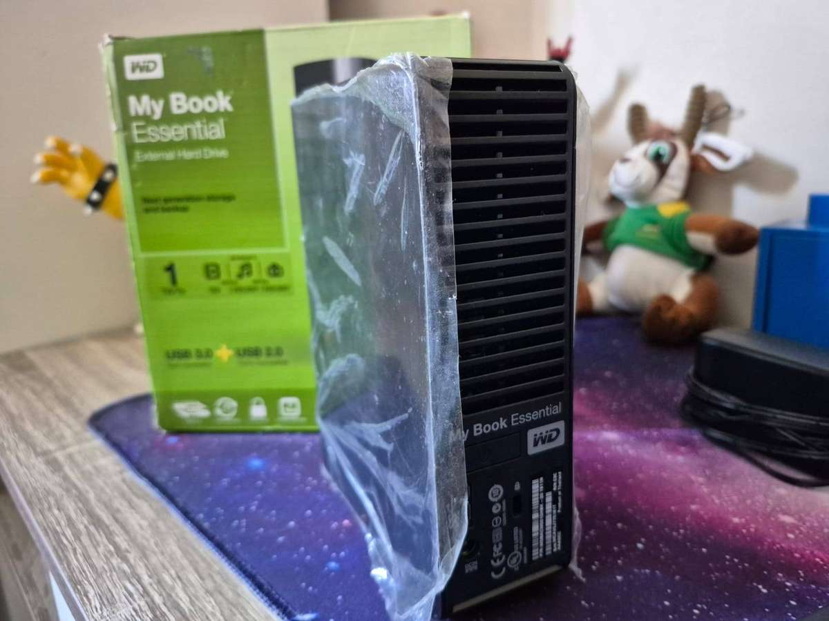 WD 1TB Hard Drive USD 3.0 (Pre-owned)