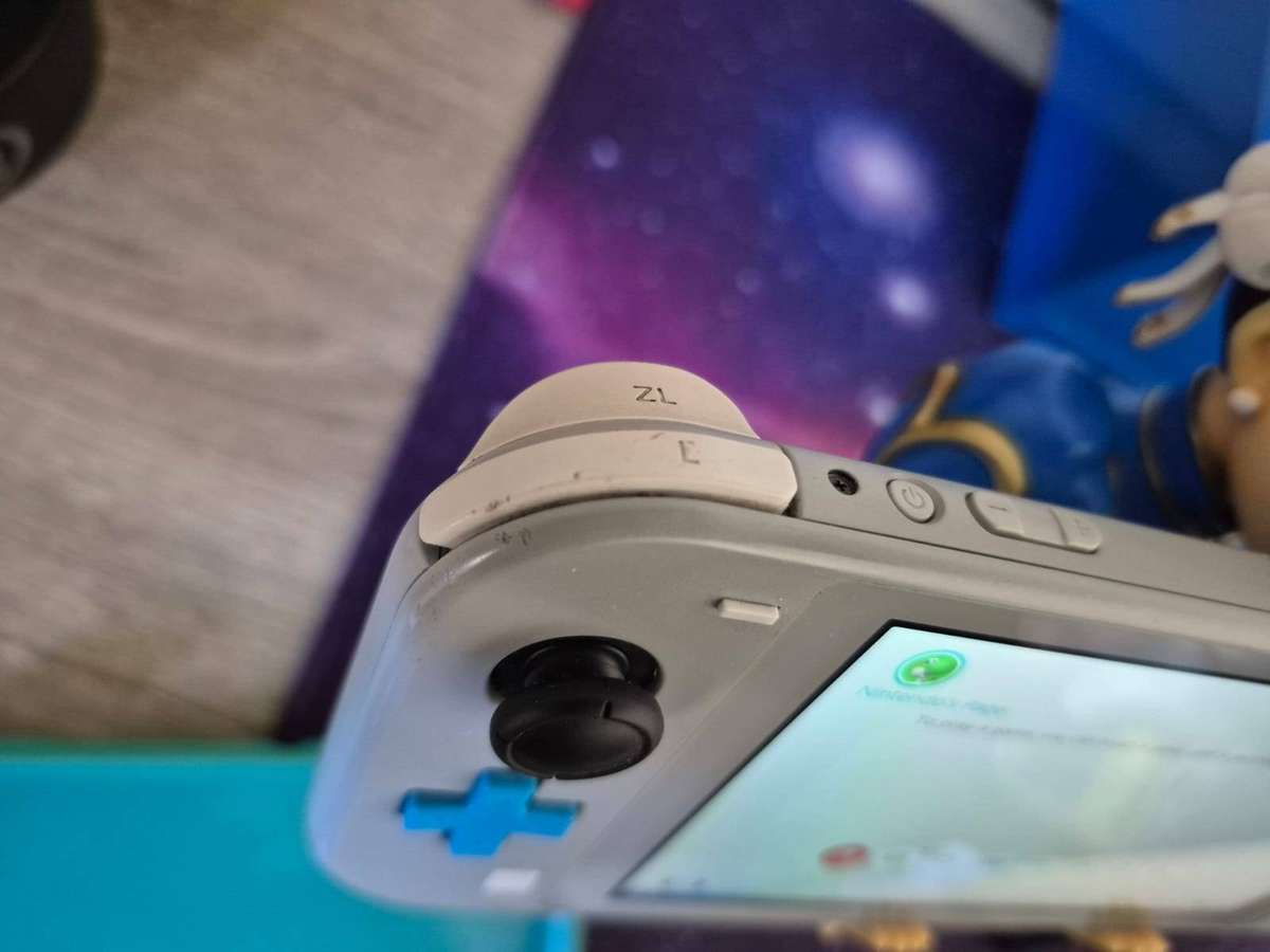 Nintendo Switch Lite 32GB  Zacian & Zamazenta Edition (Pre-owned)