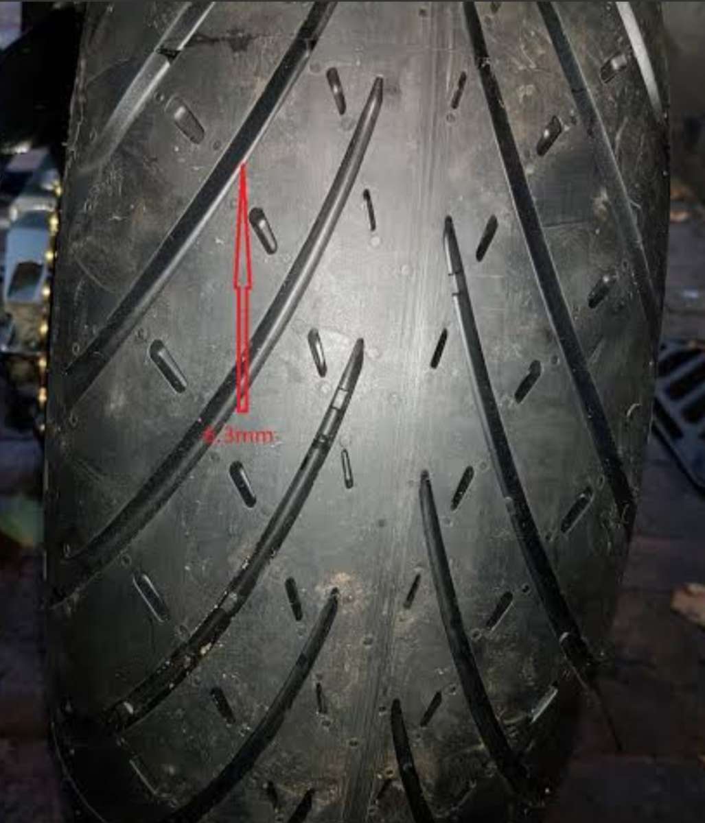 New Superbike Metzeler Roadtec 01 Tyre 190/50/17 Tyres