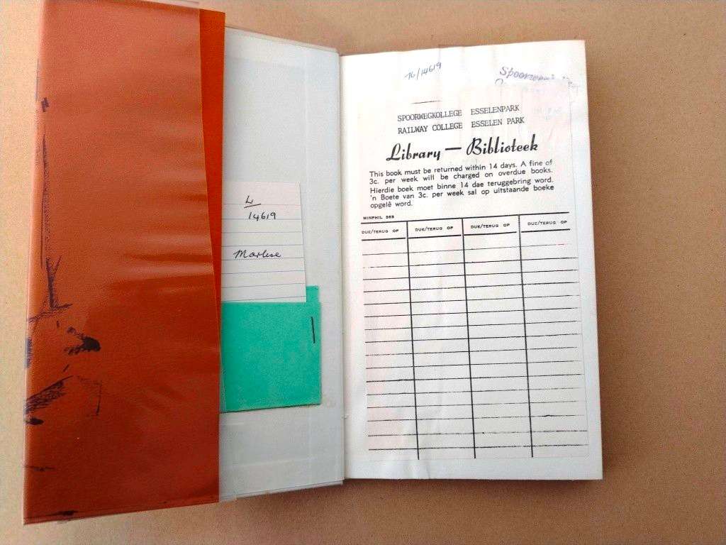 'n Boot in die woestyn, Marlise Joubert ['n digbundel]