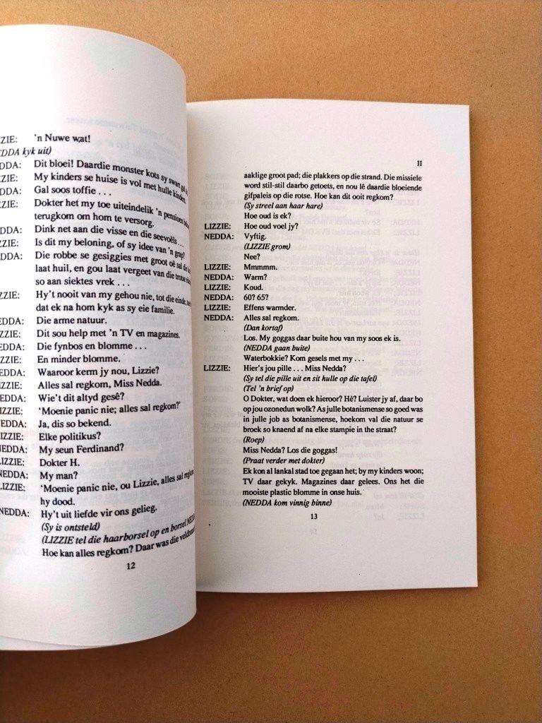 Die Vleiroos, Pieter-Dirk Uys ['n toneelstuk]