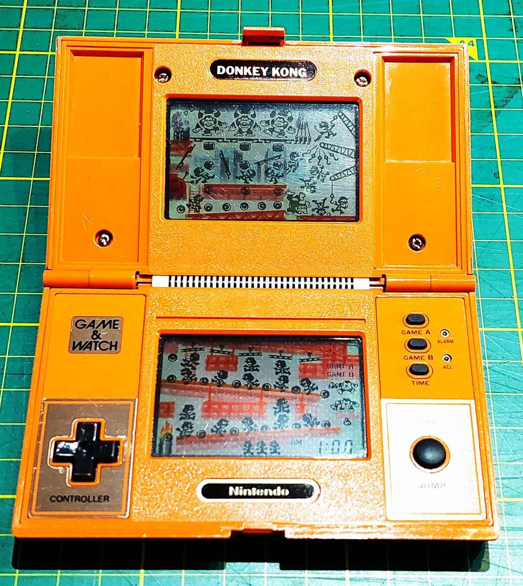 NINTENDO GAME AND WATCH DONKEY KONG MULTI SCREEN (DK52)