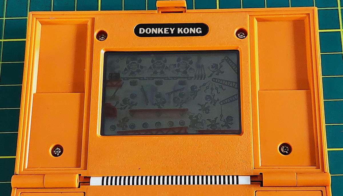 NINTENDO GAME AND WATCH DONKEY KONG MULTI SCREEN (DK52)