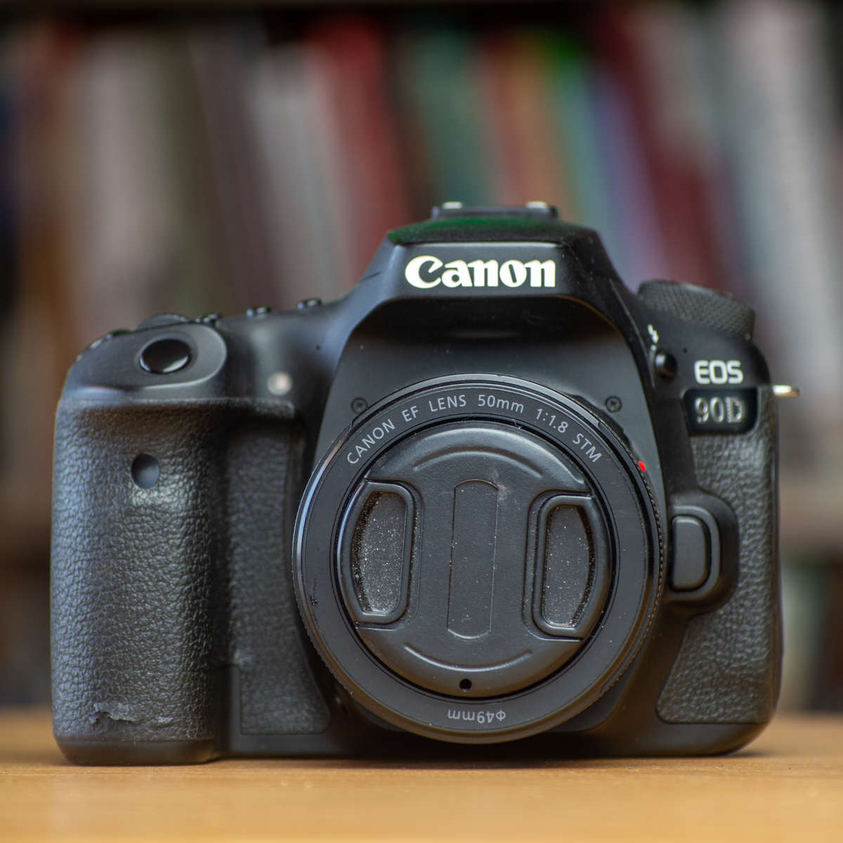 Canon EOS 90D DSLR 32.5mp + 50mm Lens + 2 Batteries