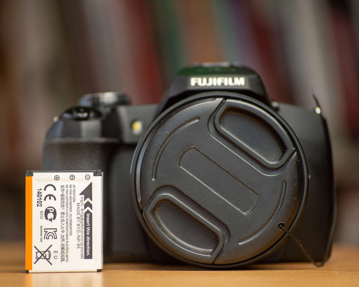 Canon EOS 90D DSLR 32.5mp + 50mm Lens + 2 Batteries