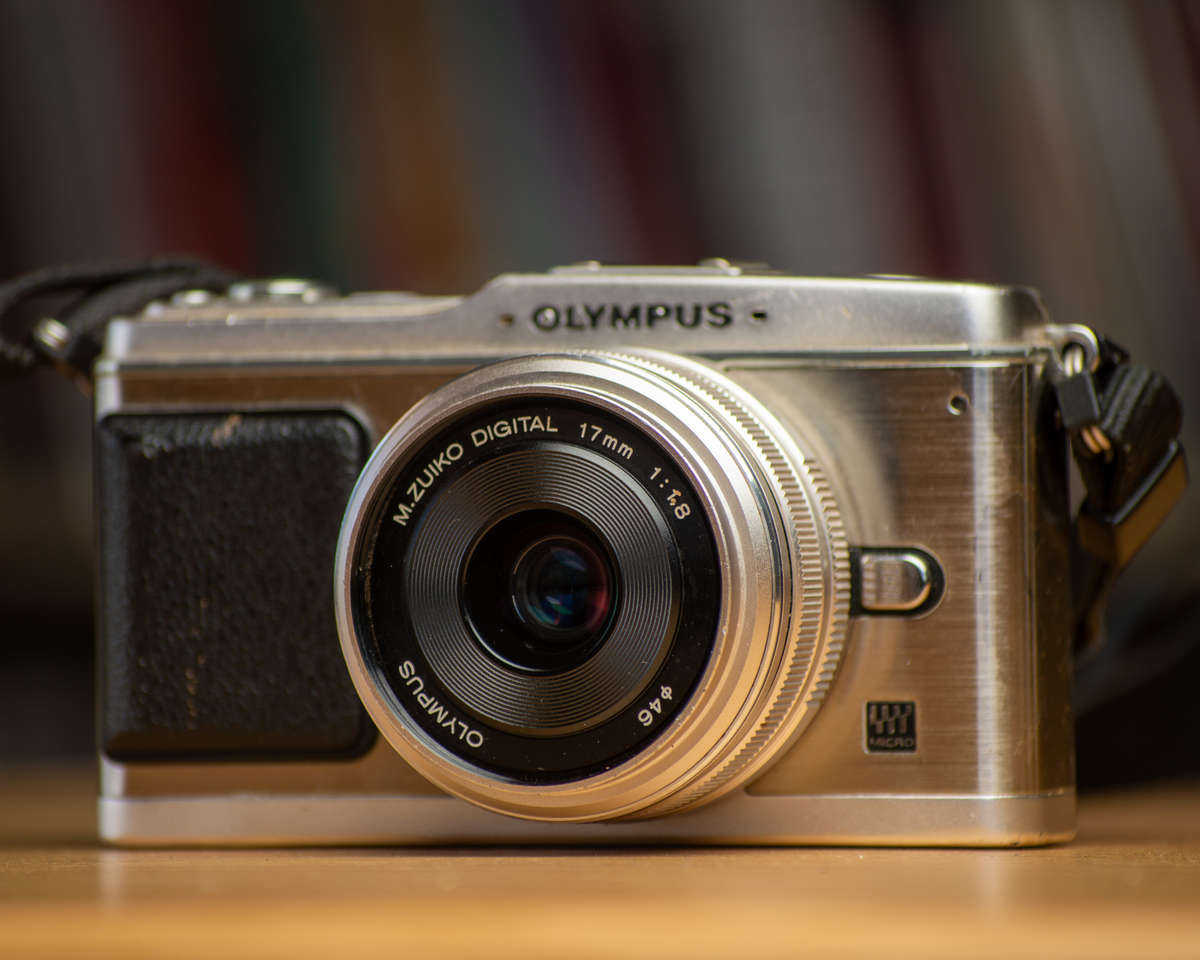 Olympus PEN E-P1 Mirrorless Camera