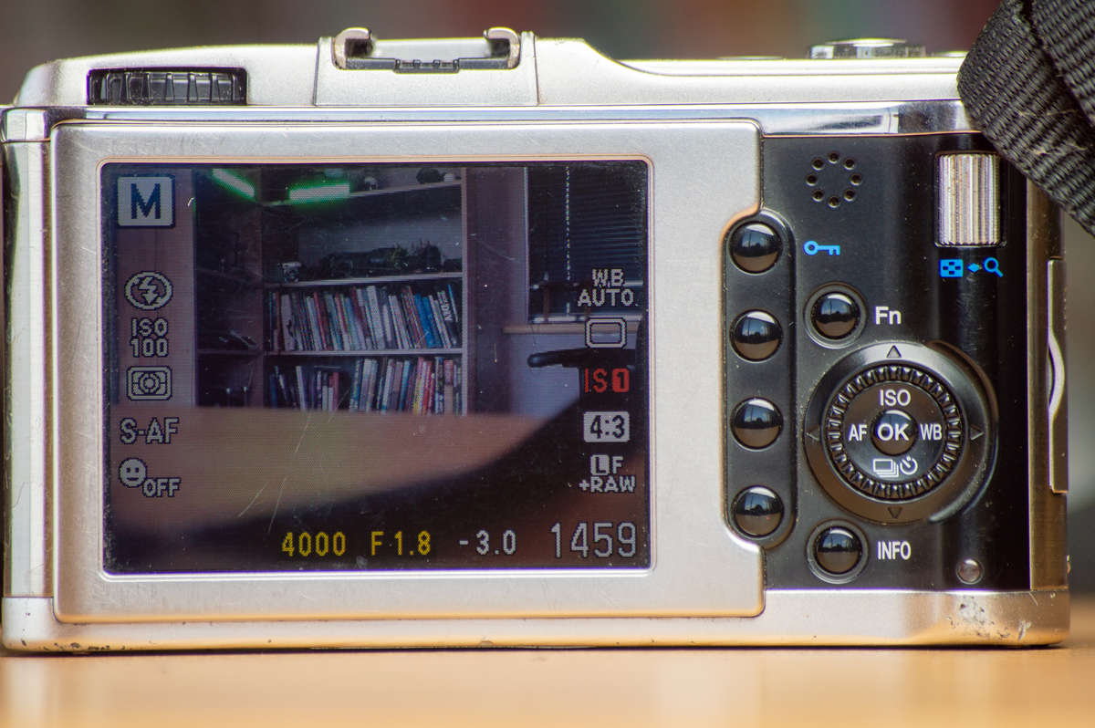 Olympus PEN E-P1 Mirrorless Camera