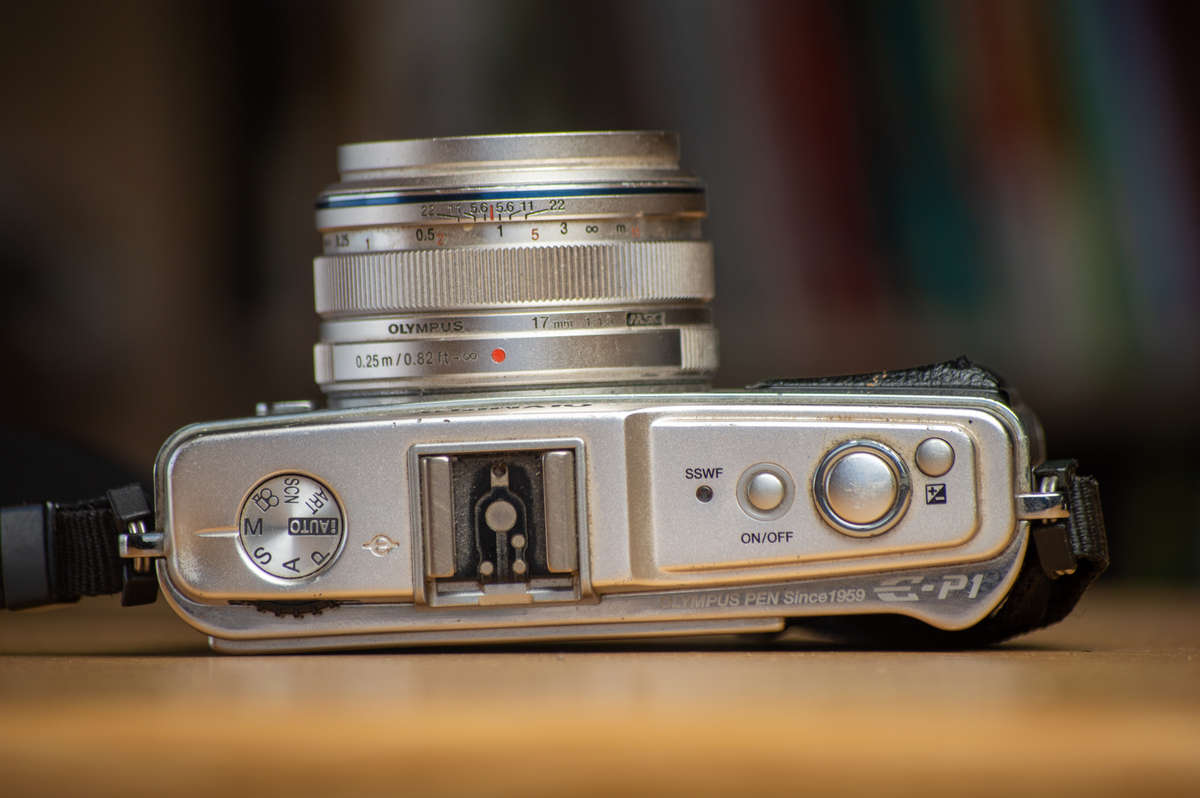 Olympus PEN E-P1 Mirrorless Camera