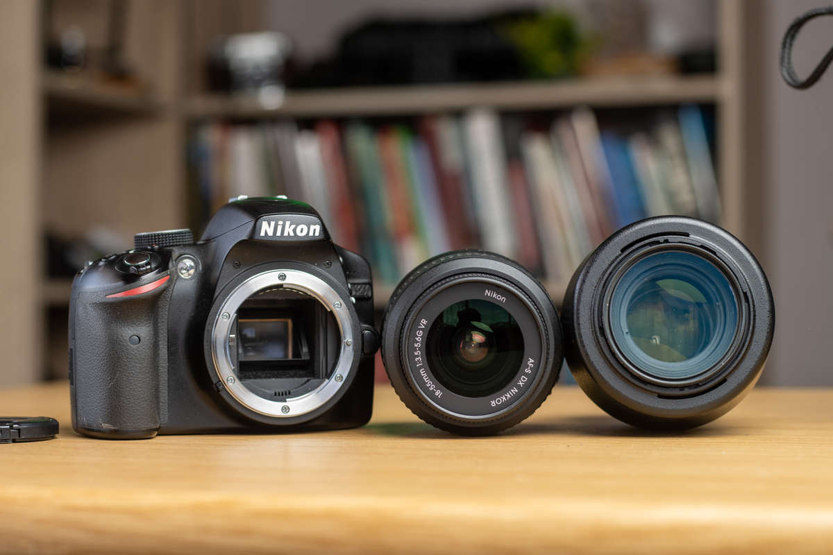 Nikon D3200 Bundle, 2 lenses, 2 Batteries (Low Shutter Count)