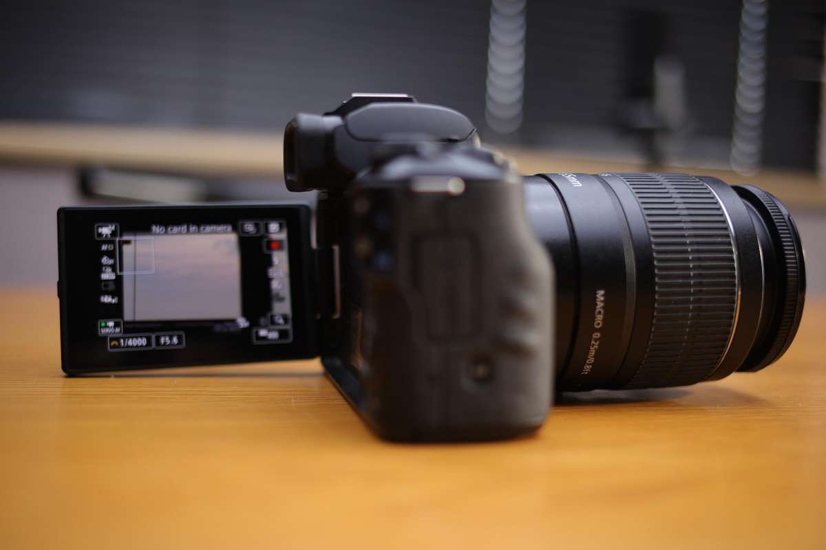 Canon EOS M50 MKII Mirrorless Camera with Viltrox Converter and 18-55mm lens