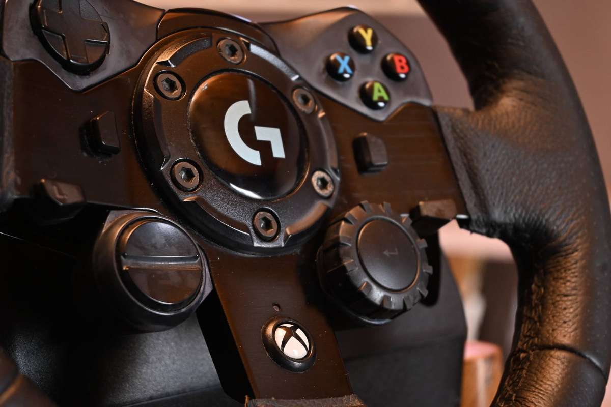 Logitech G923 Steering Wheel with EBrake Black Xbox Series X|S /Xbox One/PC : 941-000158