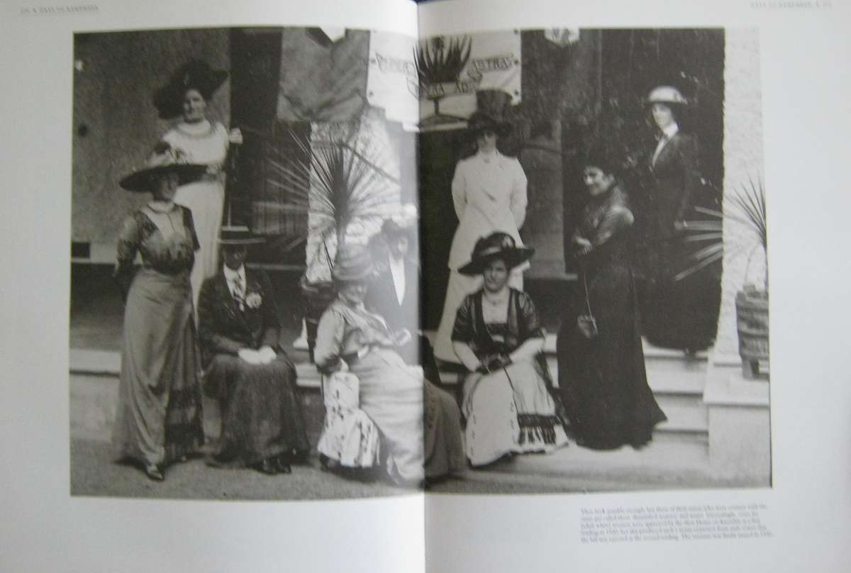 A Vision of the Past South Africa in Photographs 1843-1910 Mona De Beer