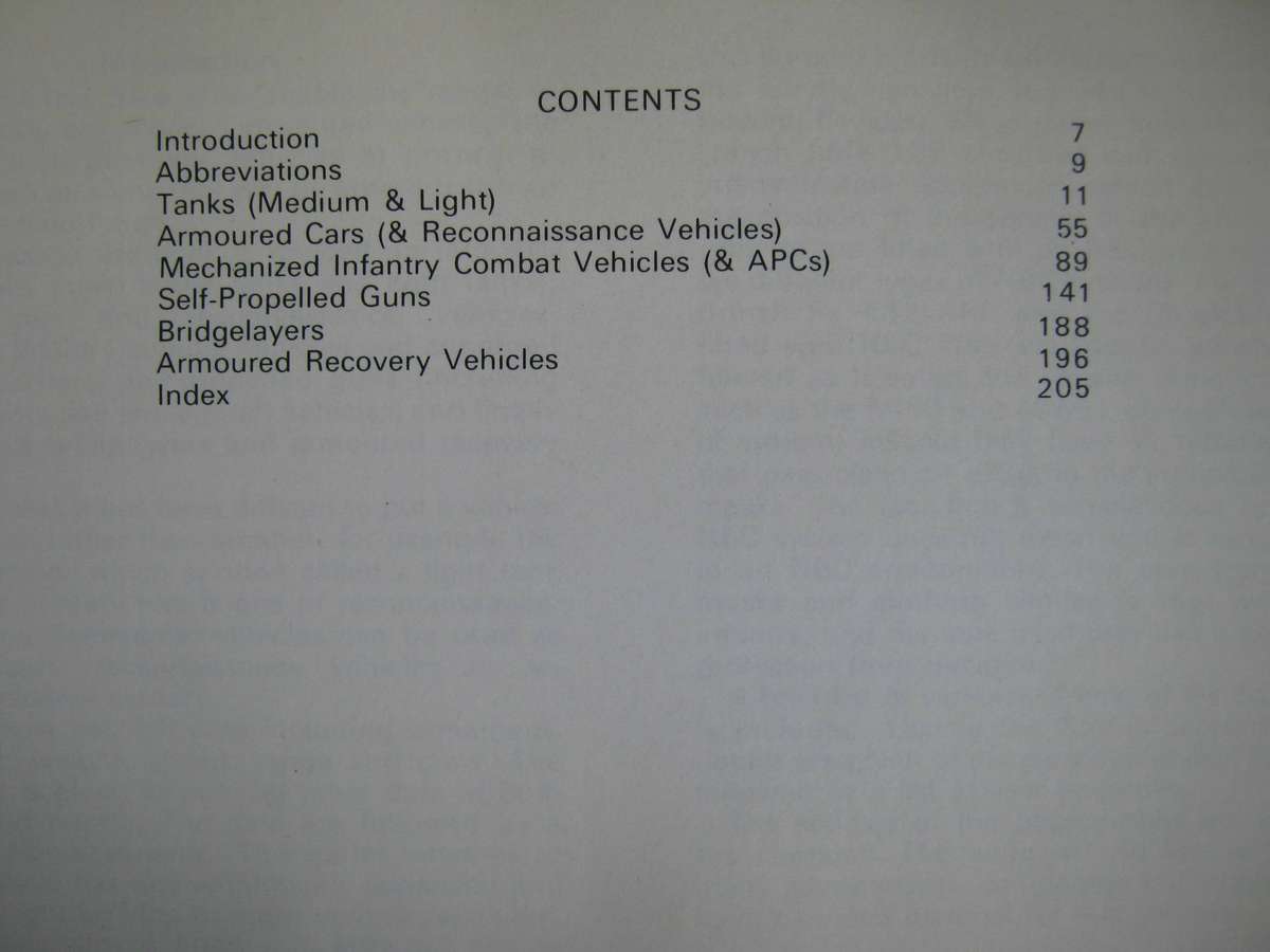 Janes Pocket Book 4. Modern Tanks and Armoured Fighting Vehicles Christopher F Ross