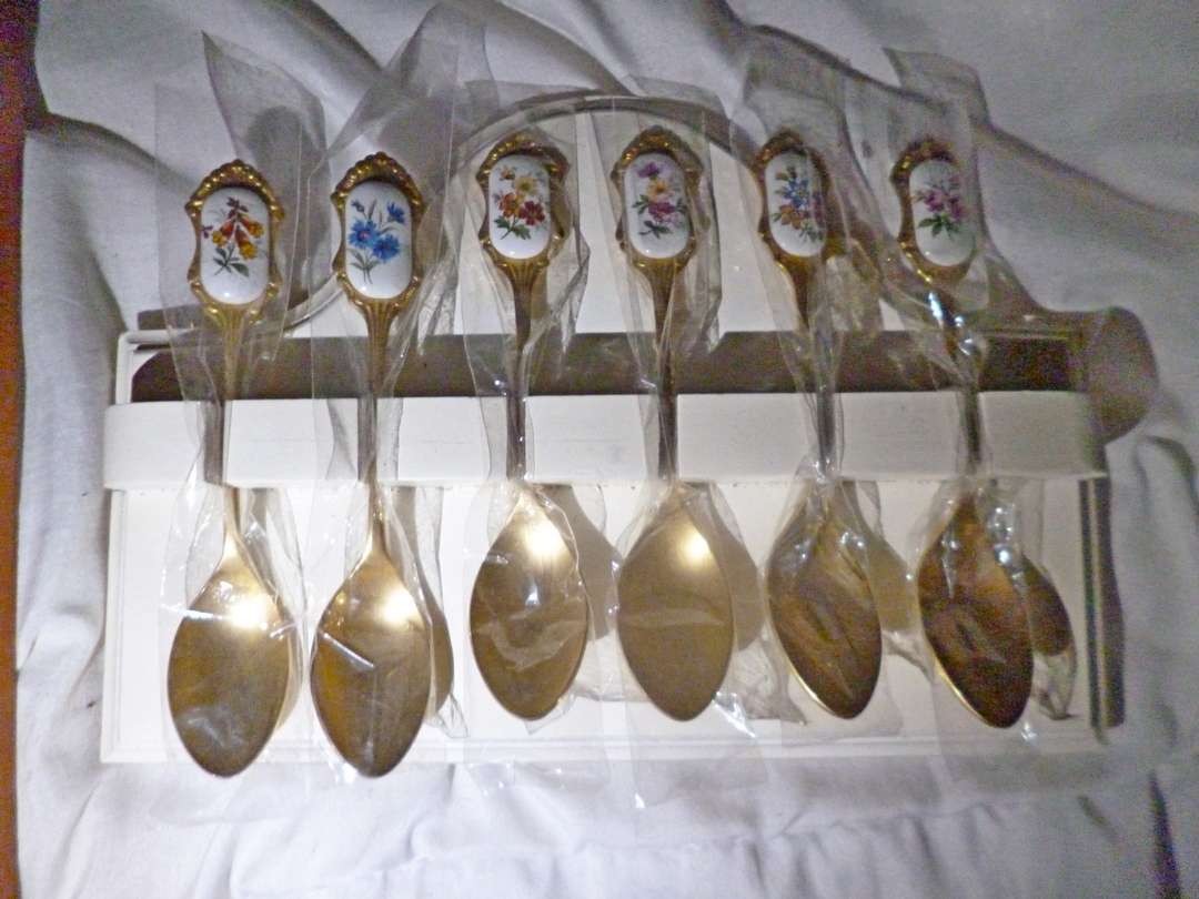 Bird and Flower Teaspoons x 18