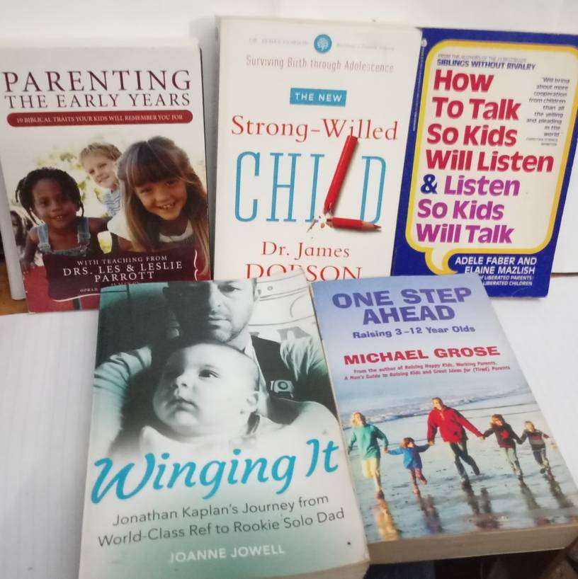 Child Psychology Books x18 choose 3 or more at R35 each